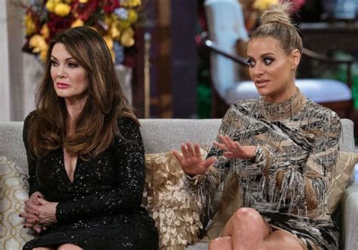 RHOBH Star Lisa Vanderpump Faked Forgiveness In Puppygate Claims Dorit Kemsley