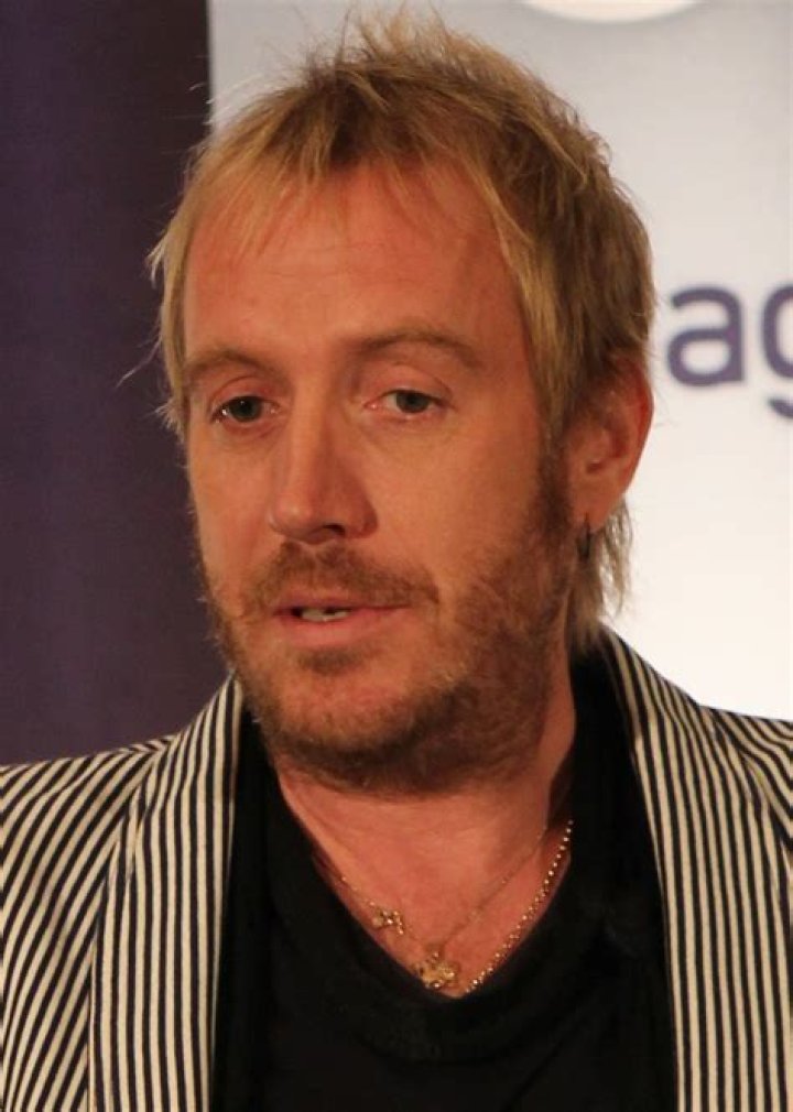 Rhys Ifans girlfriend: Is Rhys Ifans in a relationship?
