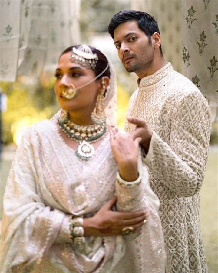 Richa Chadda Age, Boyfriend, Bio, Height, Measurements, Dress, Feet Size