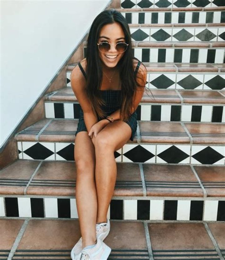 Riley Reiff age, height, ethnicity, family, college, 40 time, draft, trade, net worth, Instagram