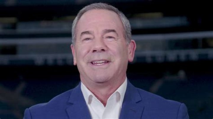 Robb Ellis Bio, Wiki, Age, Height, Wife, Salary, Net Worth, Family, Education and CBS Chicago