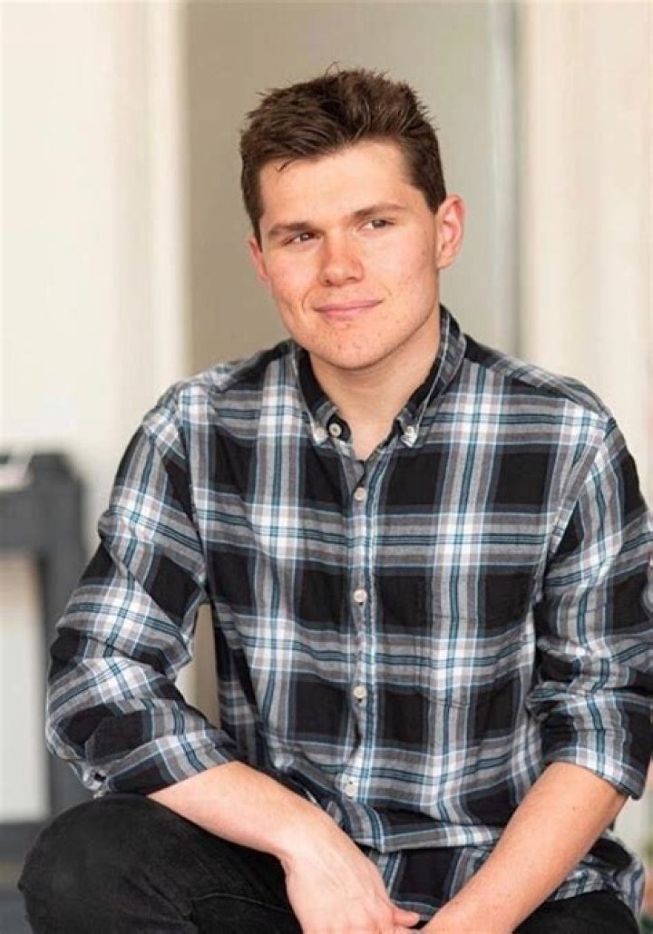 Robert Capron – Biography, Age, Height, Net worth, Where Is He Now?