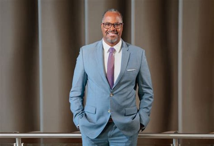 Dr. Robert Holcomb, MD – Dallas, TX