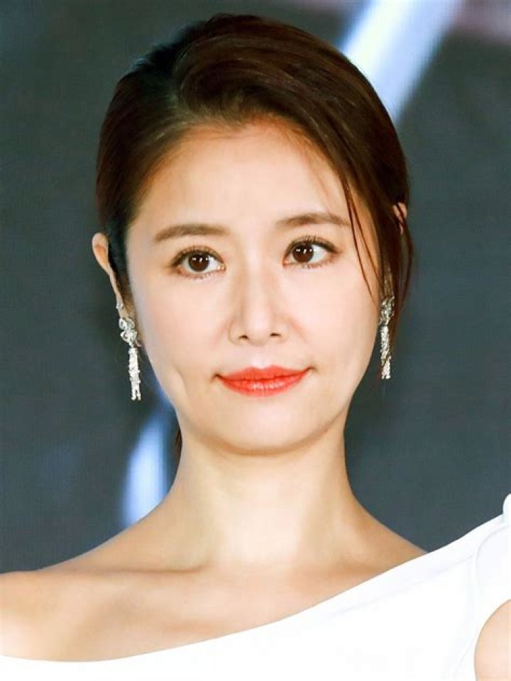 Ruby Lin Biography - Facts, Childhood, Family Life & Achievements
