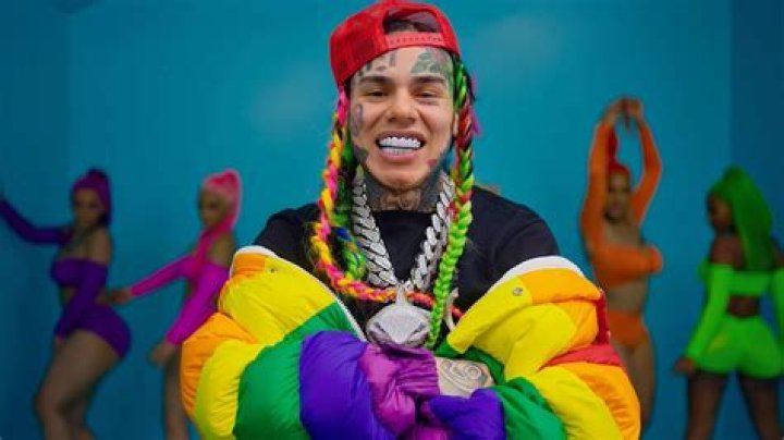 Rumor Has It That Nicki Minaj Moved To Tekashi 6ix9ine’s Secret Location To Film A New Music Video