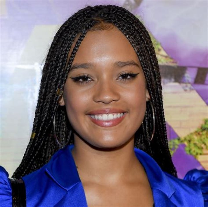 Sara James Archives - Celebrities: Wiki, Age, Height, Net Worth, Relationship