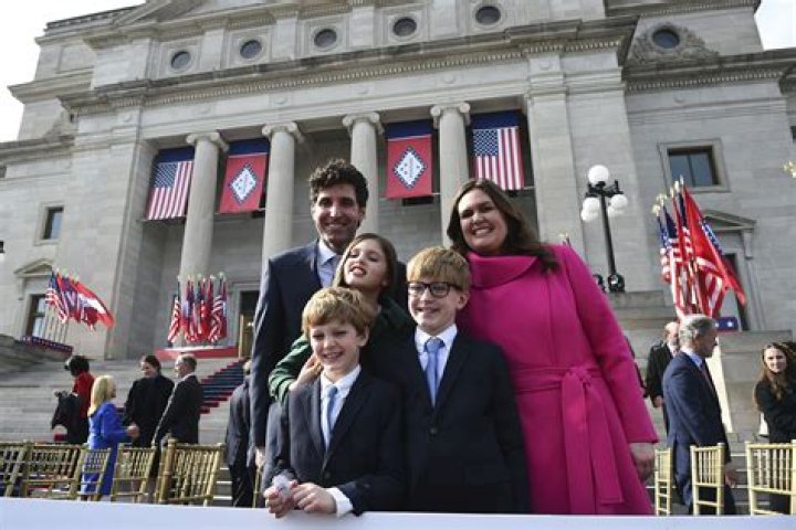 Sarah Huckabee Sanders family, husband, children, parents, siblings