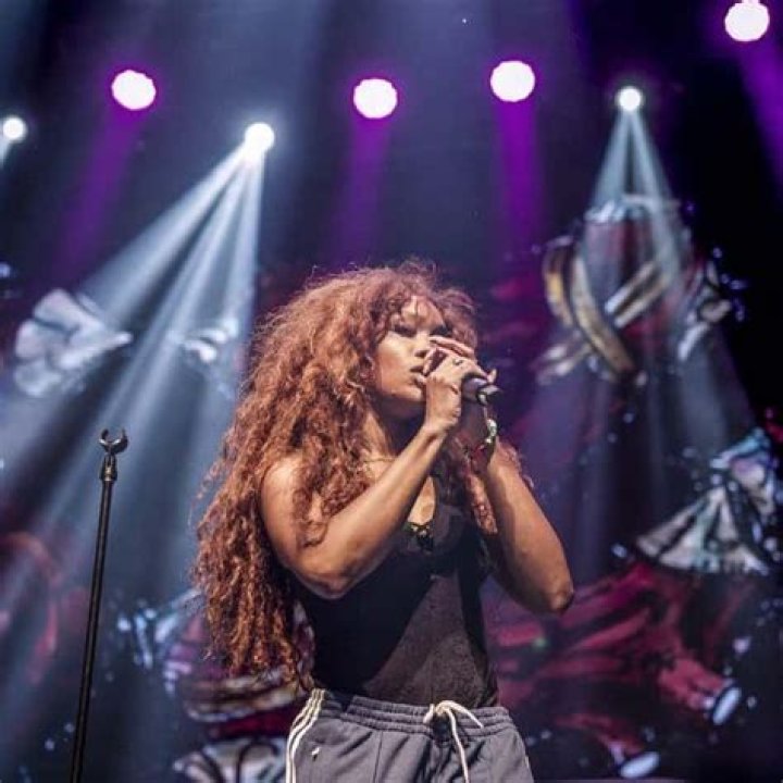 Famous Scorpio Singers