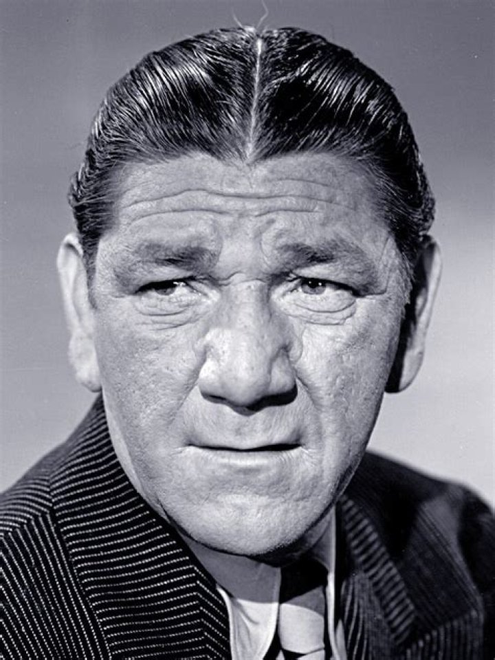 Shemp Howard Biography - Facts, Childhood, Family Life & Achievements