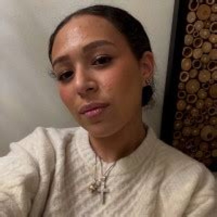 Simona Abraham – Hoboken, NJ