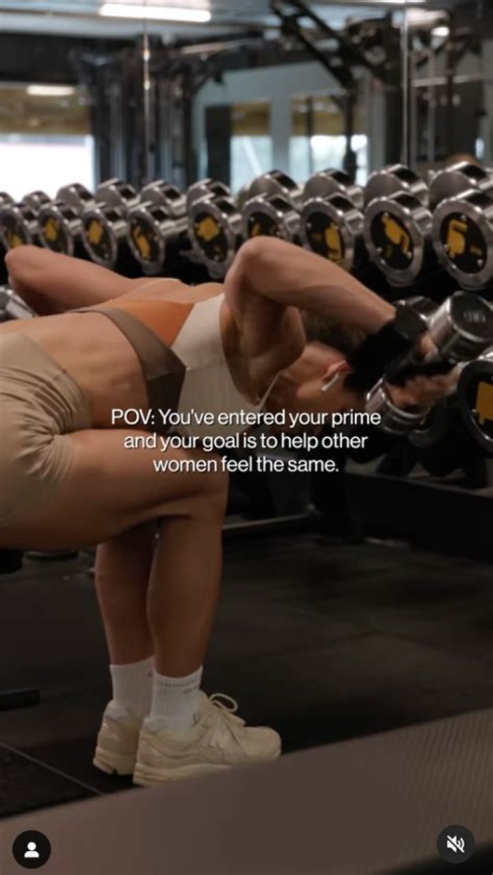 Sophie Guidolin in Two-Piece Workout Gear Says "I Push For My Children, For My Community, For Myself"