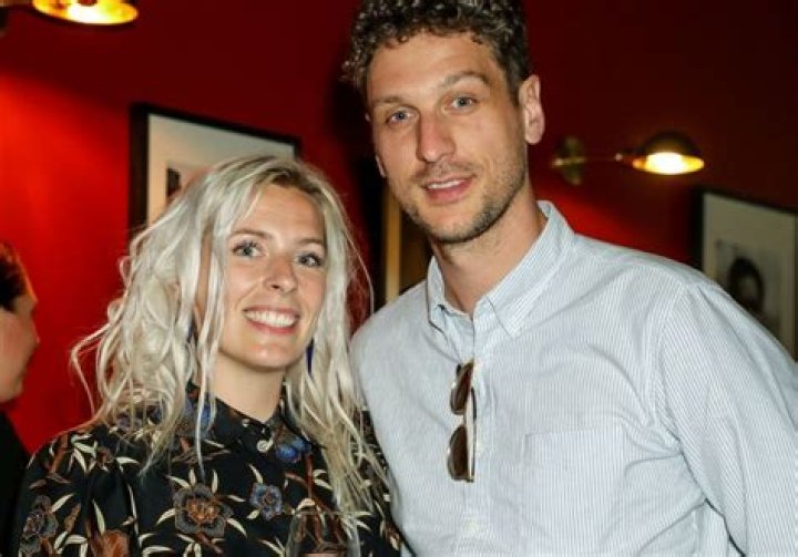 Steen Raskopoulos and Sara Pascoe Married Life, How Many Babies Do They Have Together?