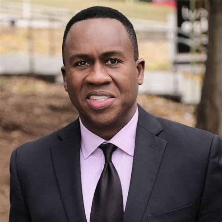 Steve Osunsami Net Worth, Wife, Height, Age, Salary, Wiki, Bio