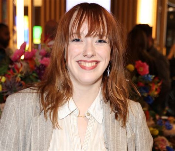 Stranger Things Star Amybeth McNulty in Two-Piece Workout Gear Wears Pink