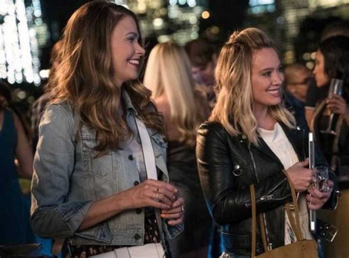 Sutton Foster Talks Team Charles Vs. Team Josh On ‘Younger’ – Who Does She Prefer?