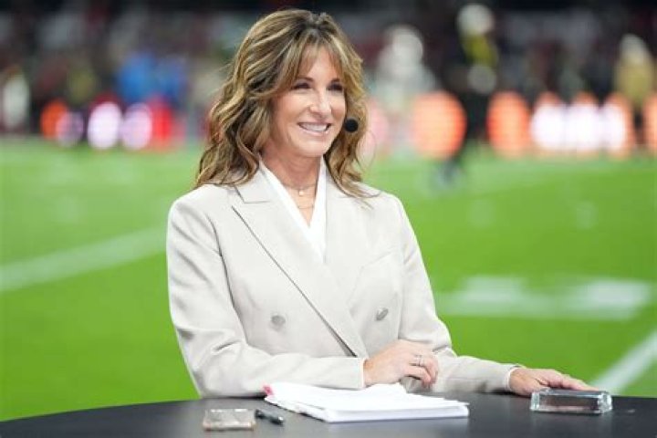 Suzy Kolber Biography - Facts, Childhood, Family Life & Achievements