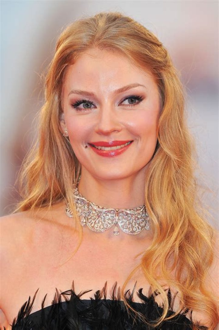 Svetlana Khodchenkova Biography - Facts, Childhood, Family Life & Achievements