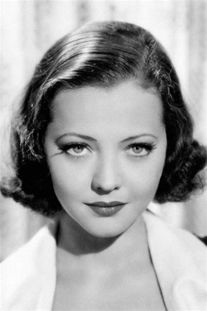 Sylvia Sidney Biography - Facts, Childhood, Family Life & Achievements