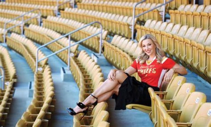 Tavia Shackles Height, Weight, Net Worth, Age, Birthday, Wikipedia, Who, Nationality, Biography