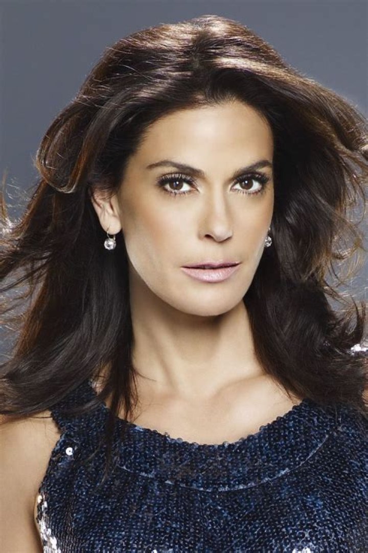 Teri Hatcher Biography - Facts, Childhood, Family Life & Achievements