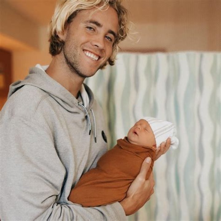 The Beeston Family Youtube, Net Worth, House, Twins, Age, Instagram, TikTok, Job