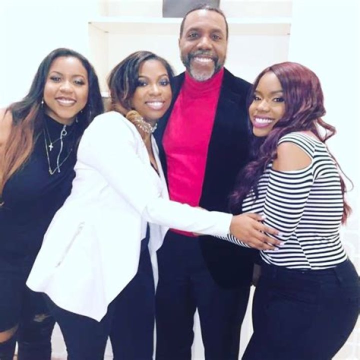 The Inside Scoop On Televangelist Creflo Dollar Children And Wife