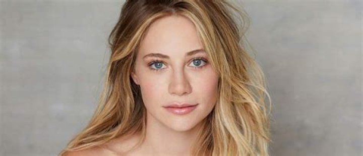 
The Untold Truth Of Amanda Leighton – Measurements, Dating 