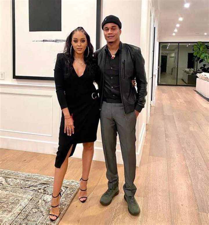 Tia Mowry And Husband Cory Hardrict Are Love At Its Finest In Hilarious Workout Video