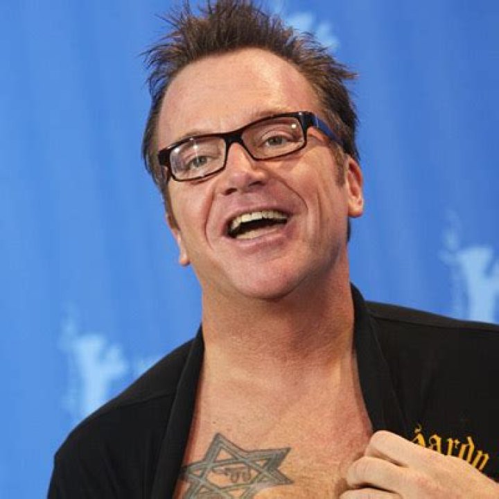 Tom Arnold: Wife, net worth, tattoos, smoking & body facts
