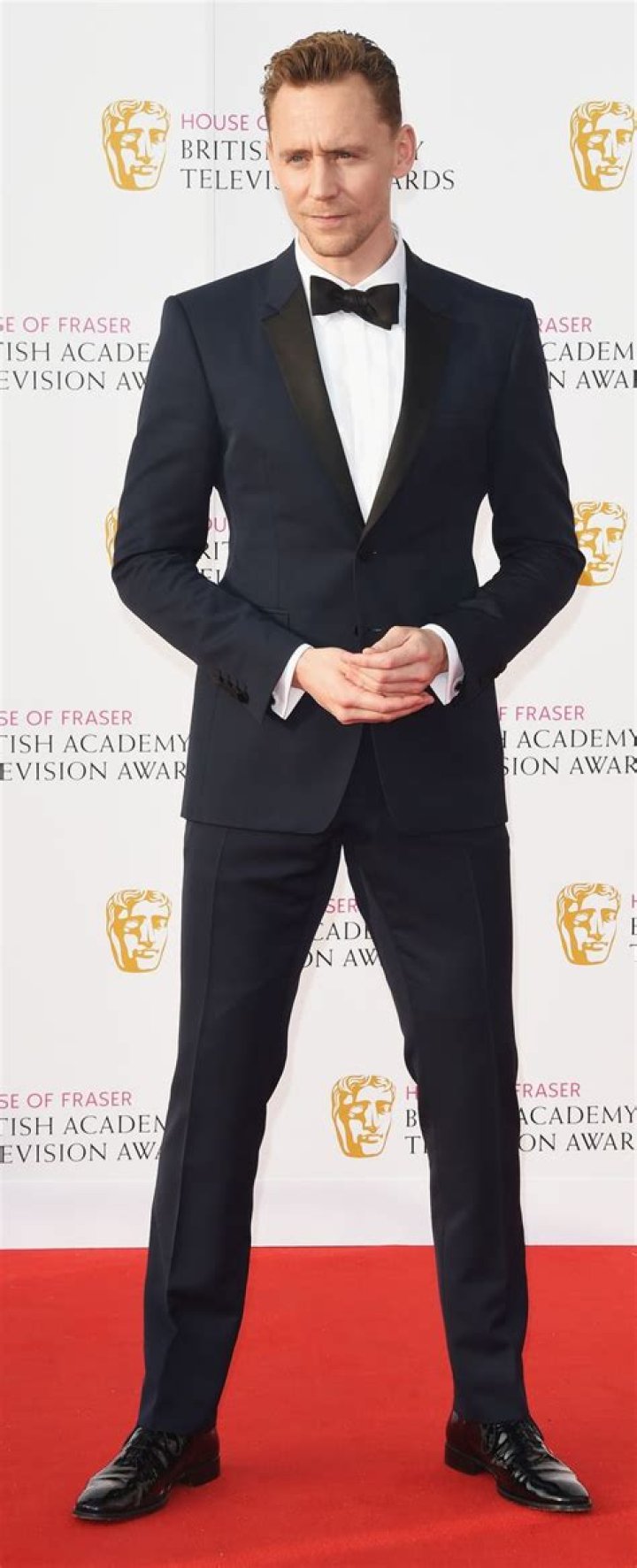 Tom Hiddleston Body Measurements Height Weight Age Shoe Size Vital Stats Bio