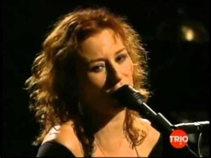 Tori Amos’s
The Waitress Lyrics