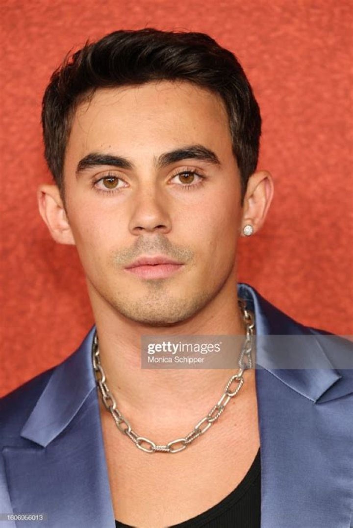 Tyler Alvarez Wiki, Age, Girlfriend, Boyfriend, Partner, Height, Net Worth, Parents & More