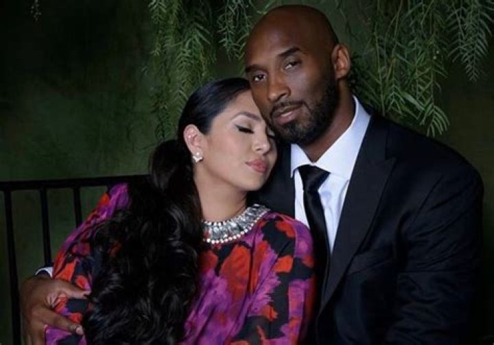 Vanessa Bryant Commemorates Her 19th Wedding Anniversary With Kobe, As She Receives A Bouquet Of Roses From One Of His Former Lakers Teammates