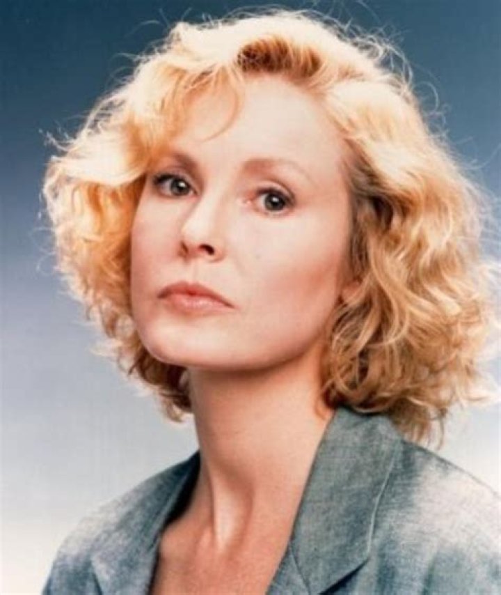 Victoria Tennant Biography - Facts, Childhood, Family Life & Achievements