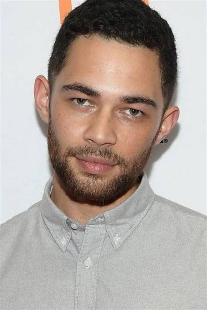 Vinnie Bennett Age, Wiki, Biography, Height, Girlfriend, Instagram