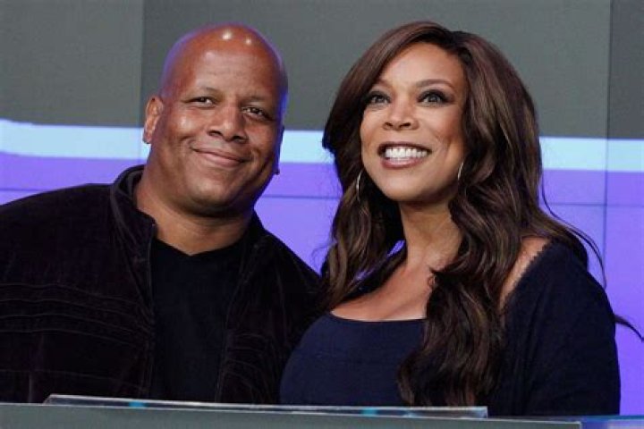 Wendy Williams’ Estranged Husband, Kevin Hunter, Is Selling His Belongings As He Hopes To Get Half Of Her $60 Million Fortune — She Is Busy Having Fun With Marc Tomblin