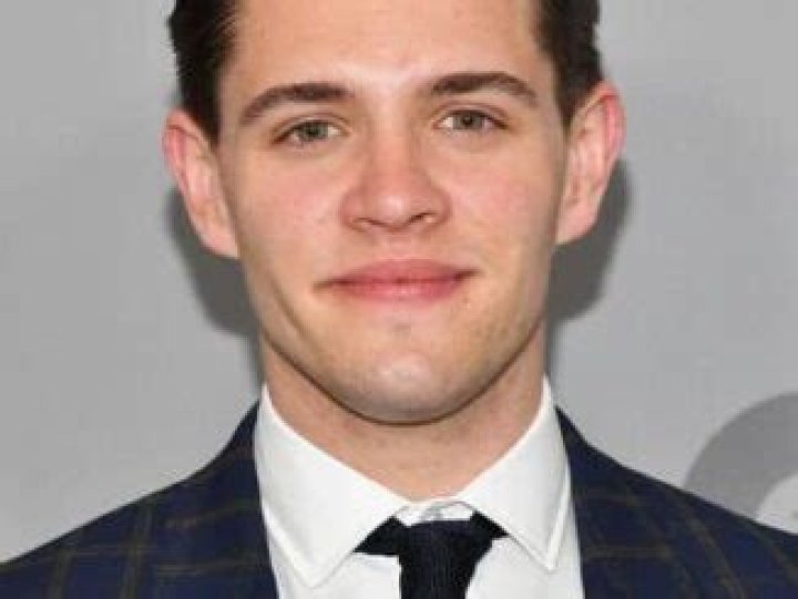 What ethnicity is Saffron Burrows?