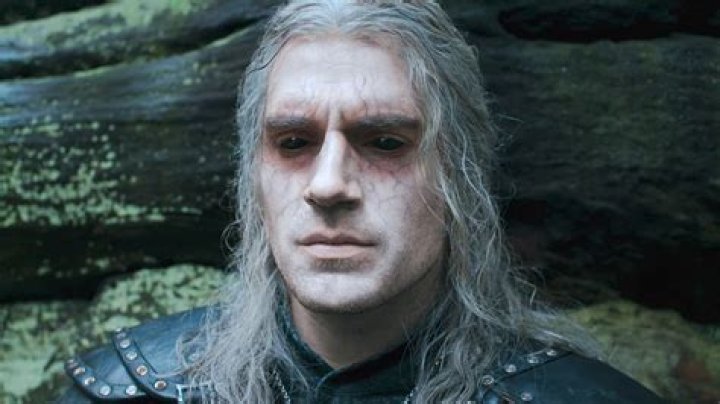 What happened between Henry Cavill and Tara King?