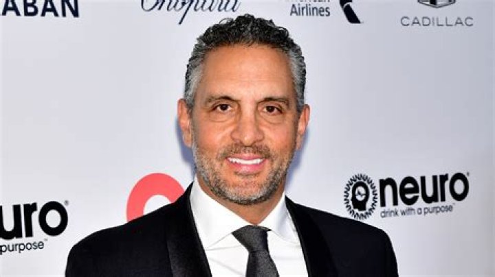 What is Mauricio Umansky’s net worth in 2023?
