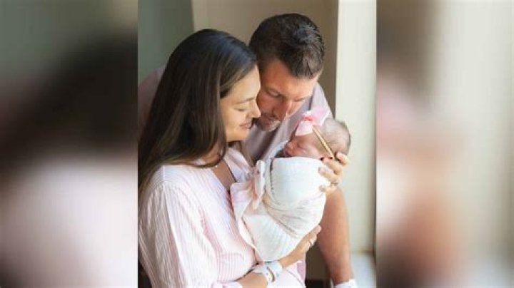 What Is The Age Difference Between Tim Tebow And His Wife? – Celebrity