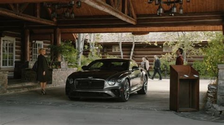 What kind of car does Beth drive in ‘Yellowstone?’