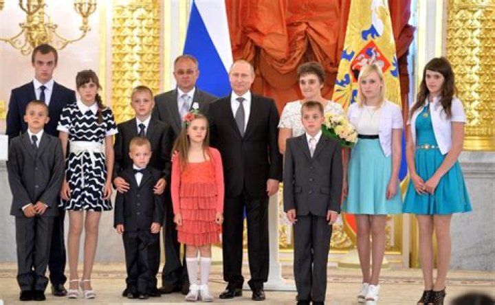 Where do Putin's children live?