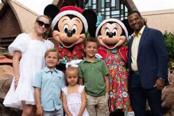 Where Is Alfonso Ribeiro Wife From? – Celebrity