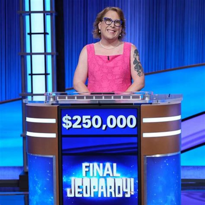 Who is Alisa Hove From Jeopardy? Find Her Age And Wikipedia