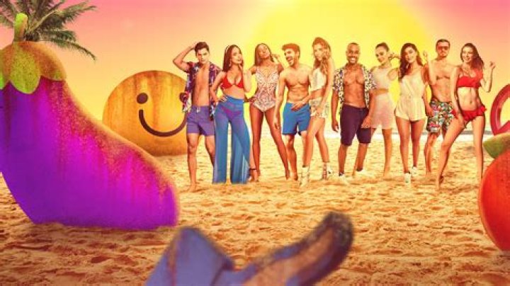 Who Is Carolina Mendoza? Meet The Stunning Model From The Cast Of Too Hot To Handle Latino Season On Instagram