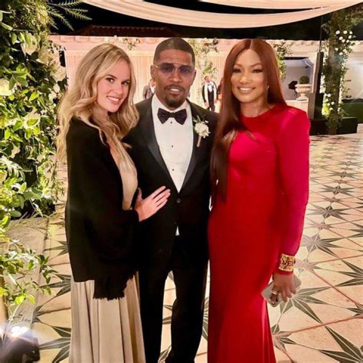 Who is Jamie Foxx dating?