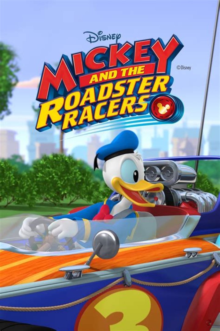 Who voices Hilda in Mickey and the roadster racers?