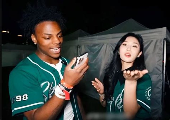 Why did Zach and Amy break up in Clouds? – Celebrity