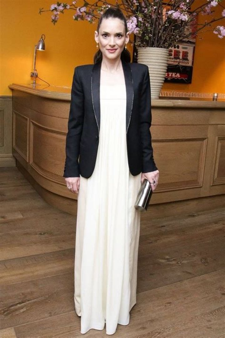 Winona Ryder Body Measurements Bra Size Height Weight Shoe Vital Statistics