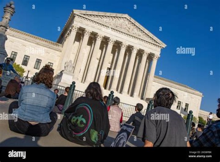 Climate activist sets himself on fire at Supreme Court, dies 24 hours later